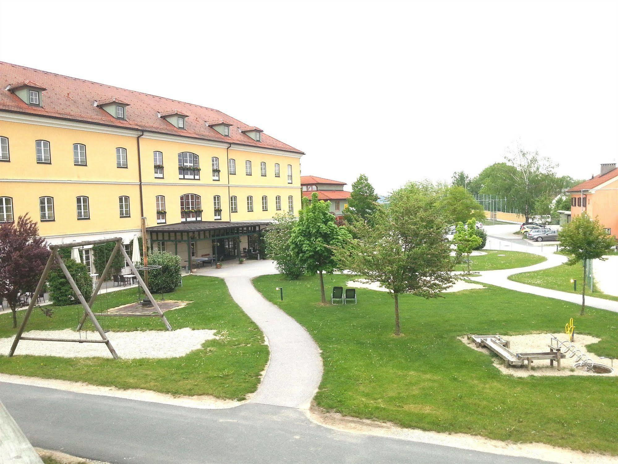Jufa Hotel Fuerstenfeld Dış mekan fotoğraf