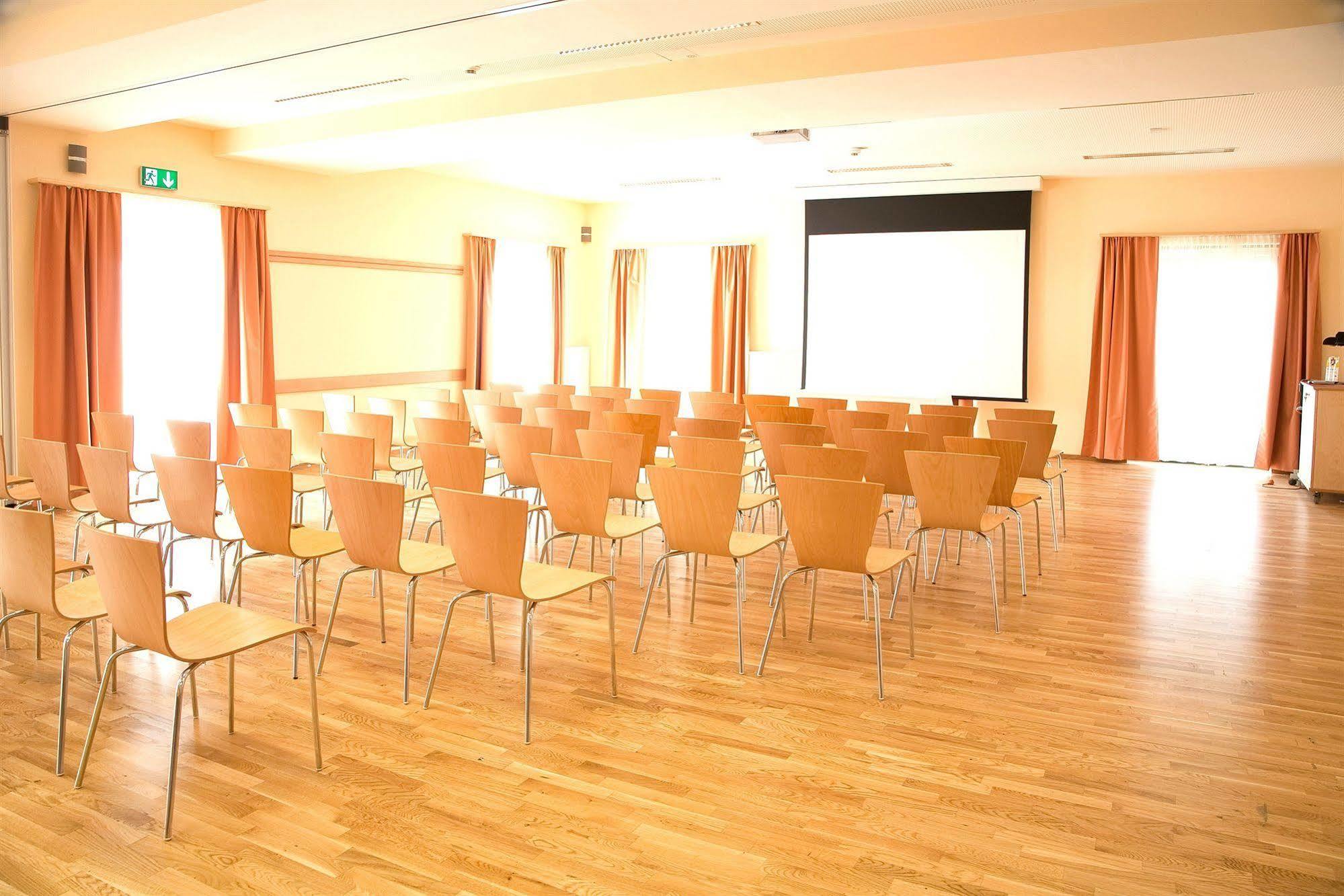 Jufa Hotel Fuerstenfeld Dış mekan fotoğraf